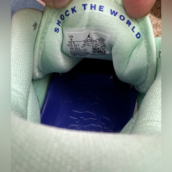 Like New, Size 9 - Jordan Zion 3 Mud, Sweat and Tears with Box - Picture 11 of 15